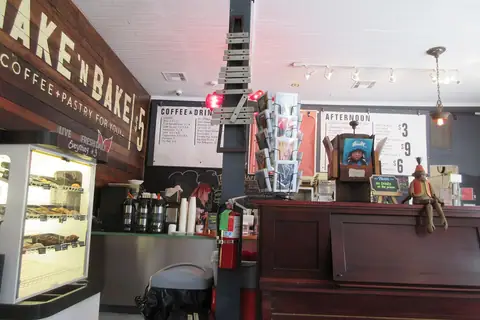 Mr Tea's Coffees & Cakes photo 2